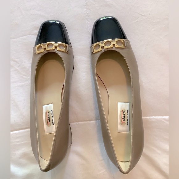 Never worn taupe & black work, chunky heel shoes - Picture 4 of 4